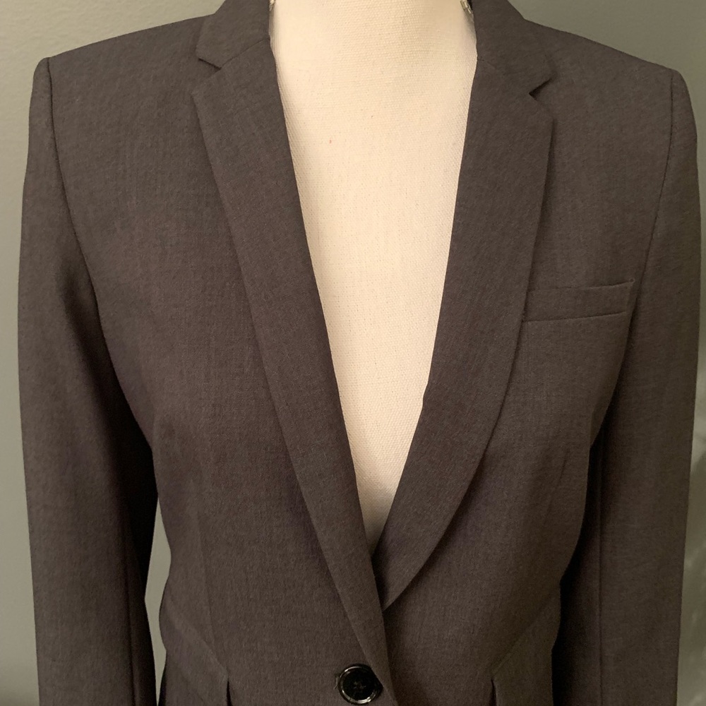 H&M Gray Blazer~Size 6 - Picture 2 of 6